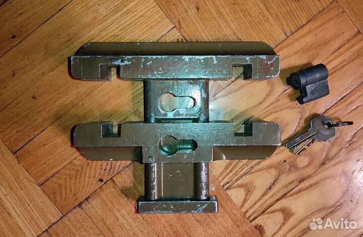 Противоугонный замок на педали на Москвич-2141