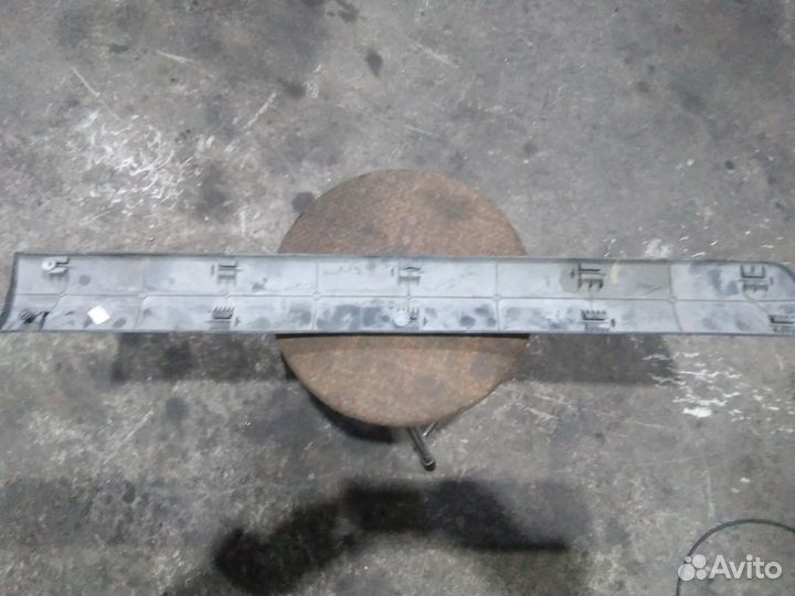 Молдинг двери LADA largus