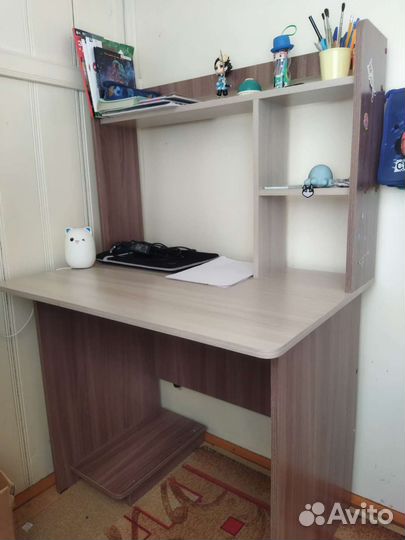Письменный стол