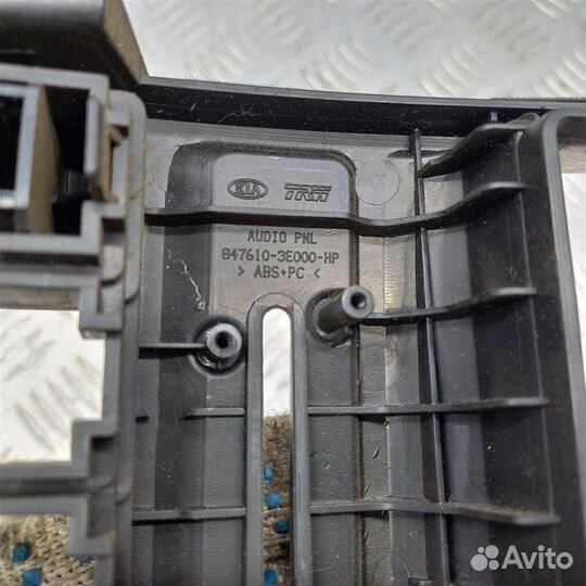 Рамка магнитолы Kia Sorento 1 BL 2.5 D4CB 145Л.С