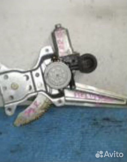 Стеклоподъемник на Toyota corolla 110