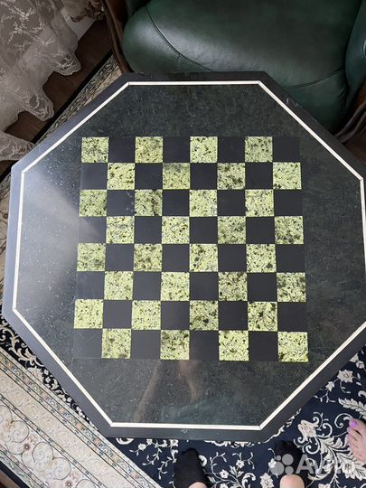 Шахматы из бронзы и натурального камня