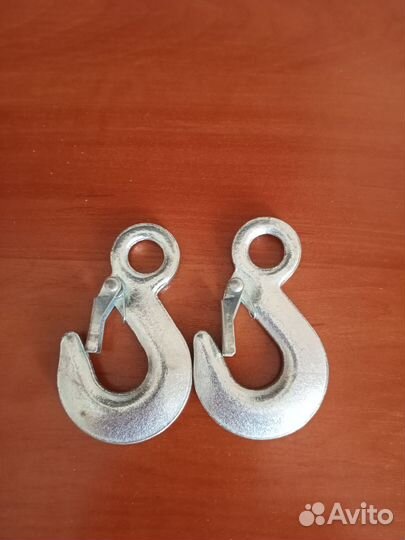 Буксировочный крюк