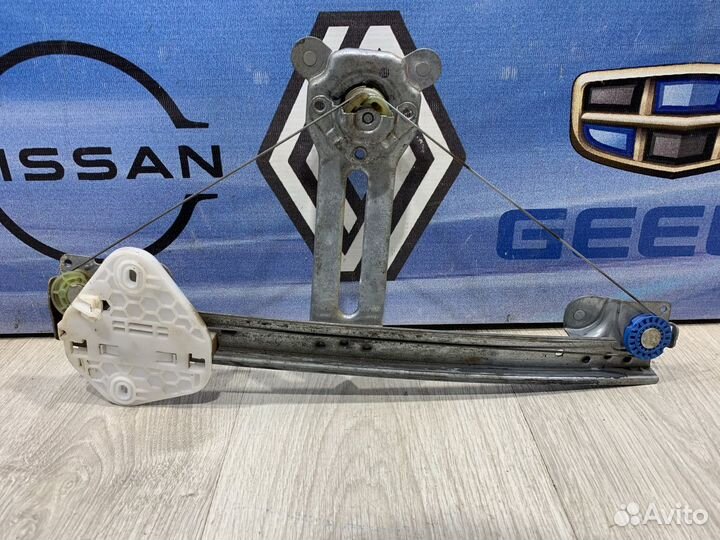 Стеклоподъемник задний Renault logan Лев