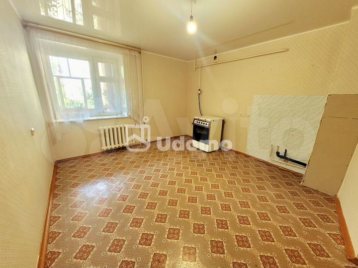 2-к. квартира, 76 м², 1/10 эт.