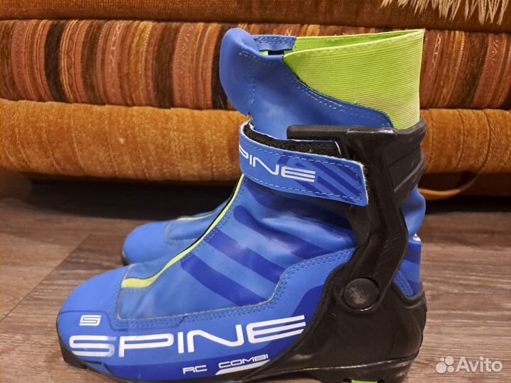 Лыжные ботинки коньковые spine