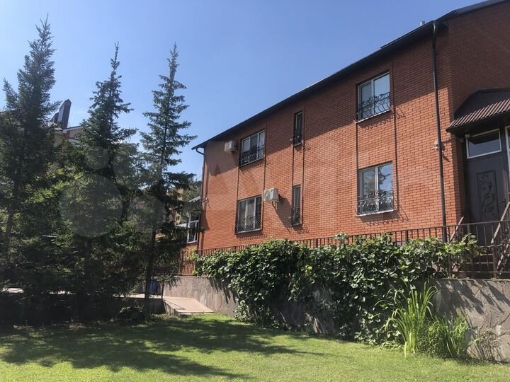 Коттедж 360 м² на участке 13 сот.