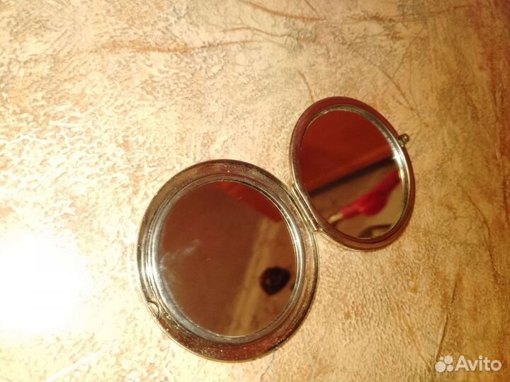 Зеркало косметическое