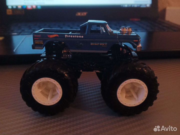 Монстр трак Mattel Hot Wheels