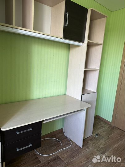 Уголок школьника с письменным столом бу