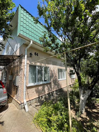 Дом 180 м² на участке 18,8 сот.