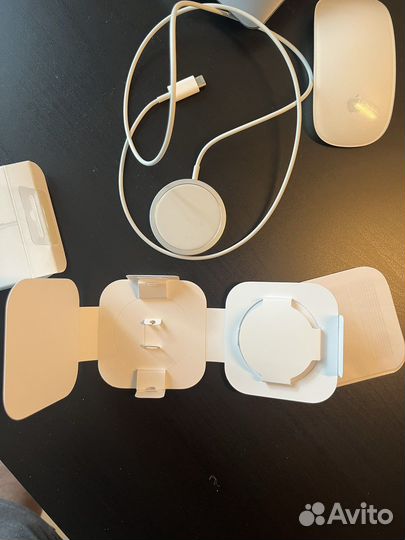 Apple MagSafe беспроводная зарядка на iPhone