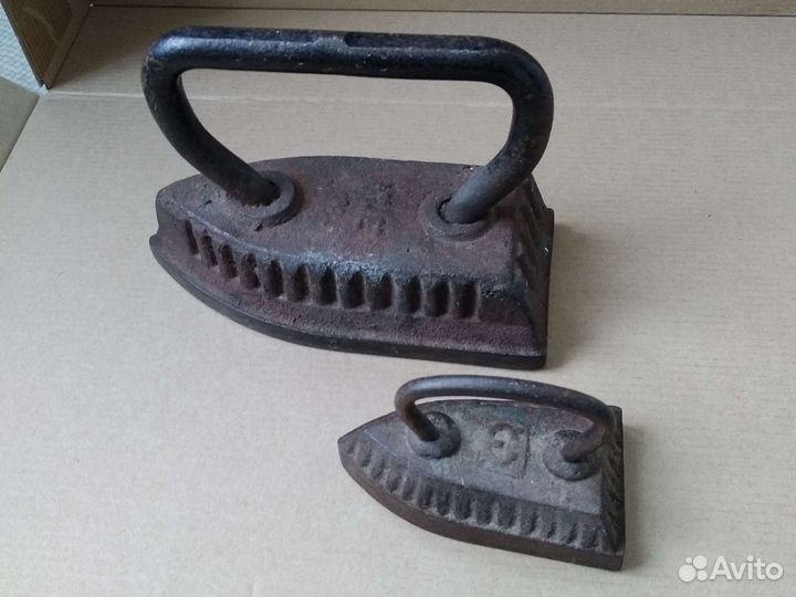 Чугунный утюг