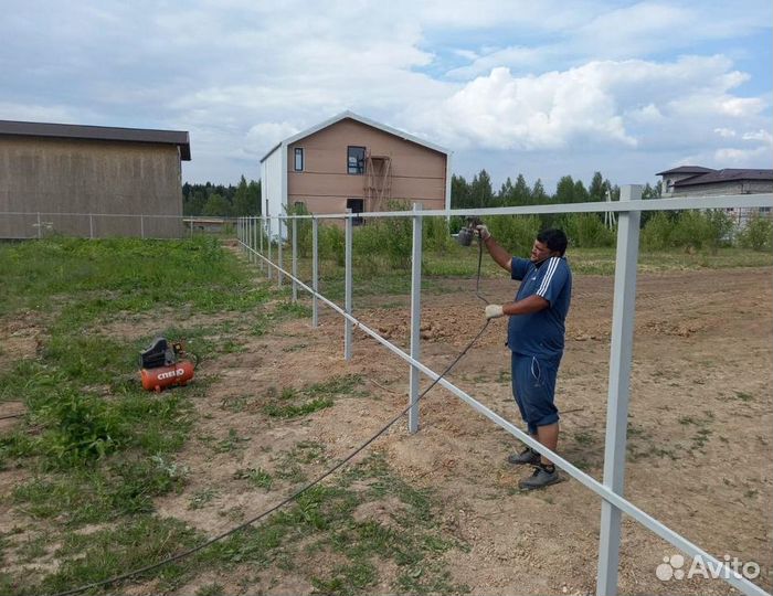 Забор металлический цена за метр работа по договор