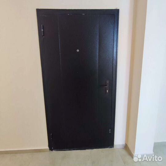 Дверь входная от застройщика