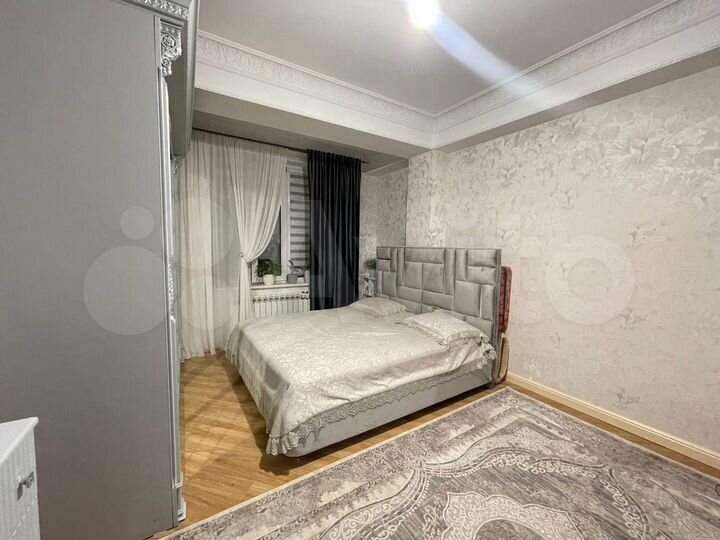 2-к. квартира, 86 м², 7/10 эт.