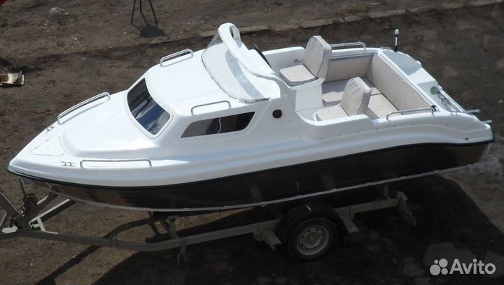 Новый катер с каютой Неман 500 комбинированный