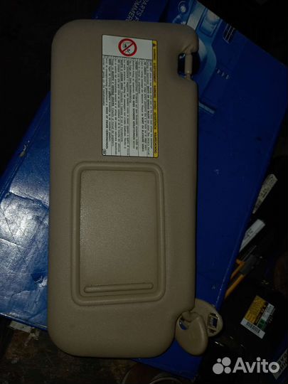 Солнцезащитный козырек правый Toyota Rav 4 (XA30)