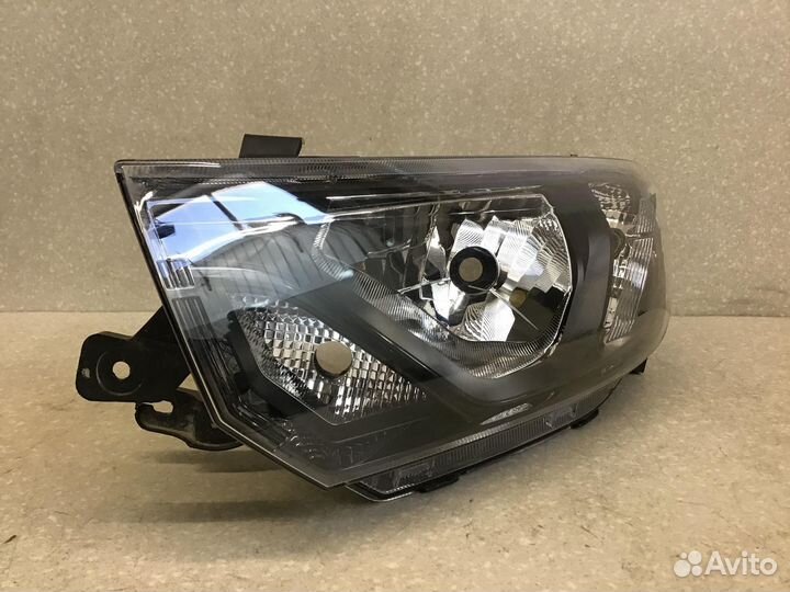 Фара левая VAZ LADA Granta 2011