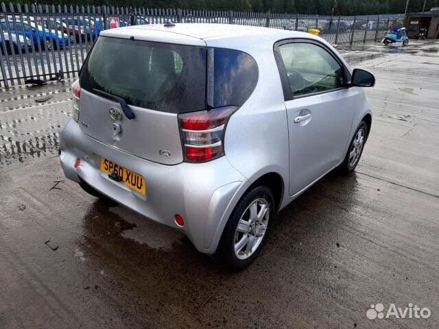 В разборе Toyota IQ