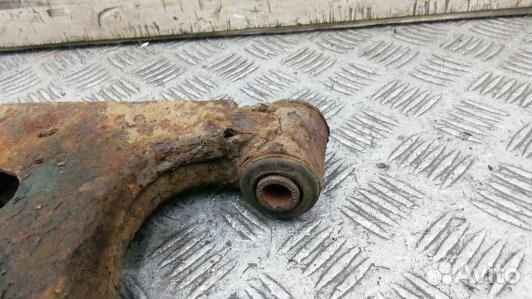 Рычаг передний нижний левый toyota prius XW20 (80Z