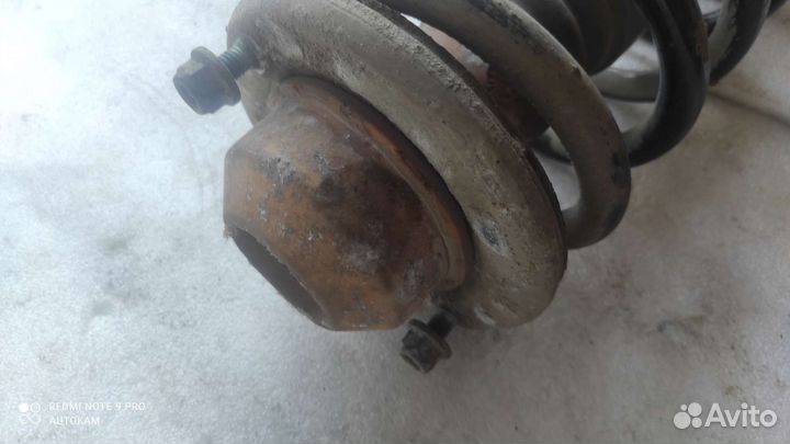 Стойка передняя в сборе Passat B5+