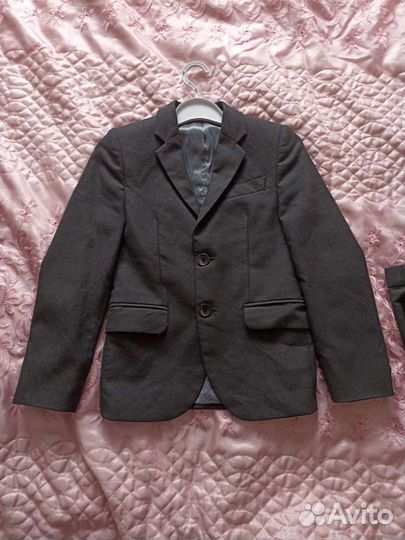 Школьный костюм для мальчика 128 серый
