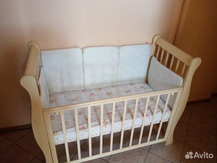 Детская кроватка-трансформер с вещевыми ящиками