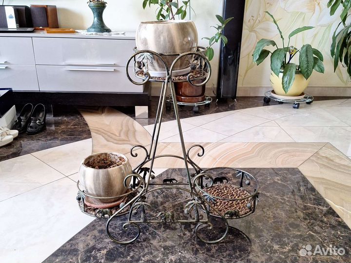 Подставка для цветов напольная металлическая