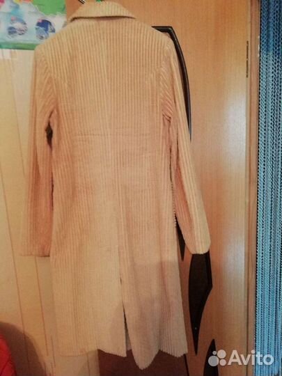 Весенние женское пальто