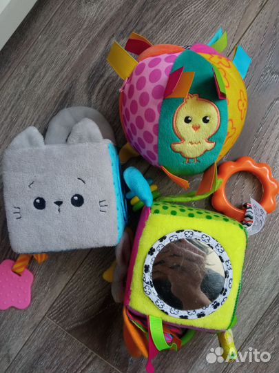 Развивающие игрушки Lamaze пакетом