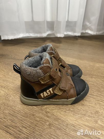 Ботинки демисезонные для мальчика 22
