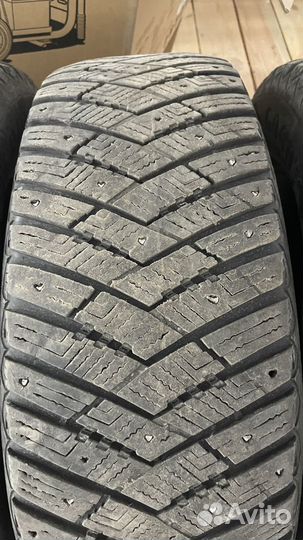 Goodyear Ultragrip Ice Arctic 225/65 R17