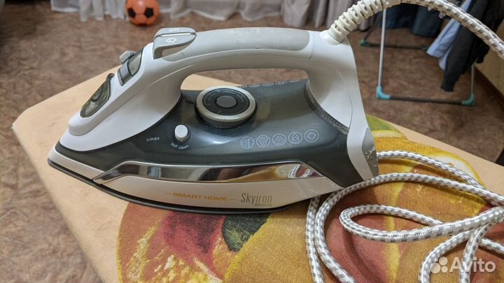 Утюг Redmond Skyiron RI-C265S