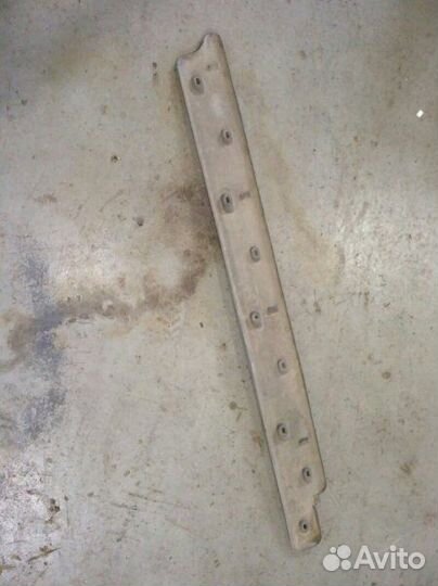 Защита по порог левая Mercedes-Benz E-Class W210