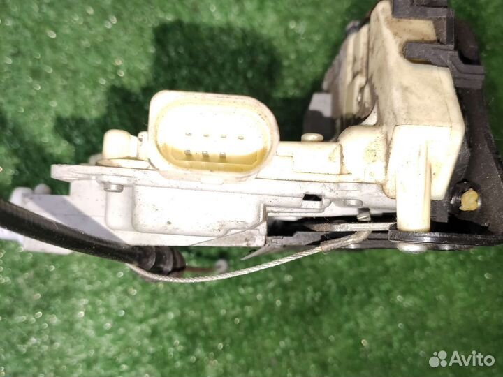 Замок задний левой двери volkswagen passat b6
