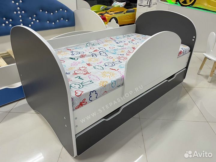 Детская кровать с ящиком и бортиком