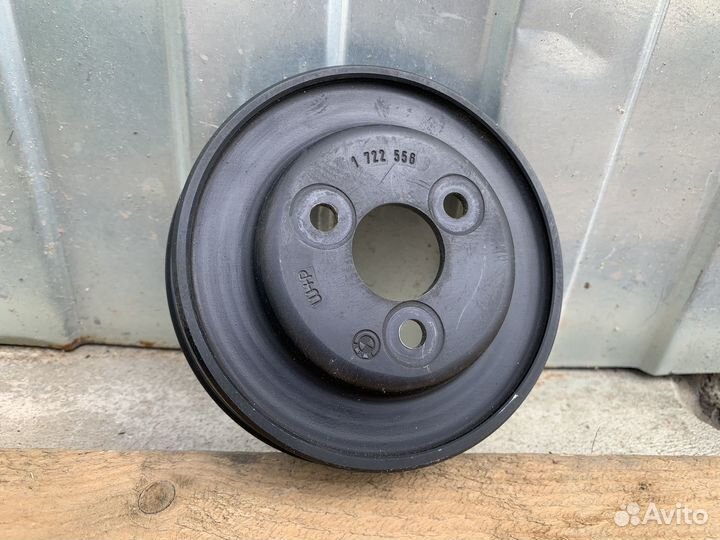 Шкив двухконтурного насоса гур BMW E34 525i M50