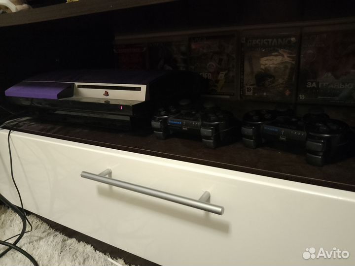 Игровая приставка ps3 +2 джойстика +14 игр