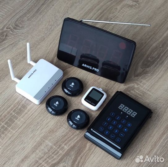 Кнопка вызова официанта, часы, табло, пуль, репите