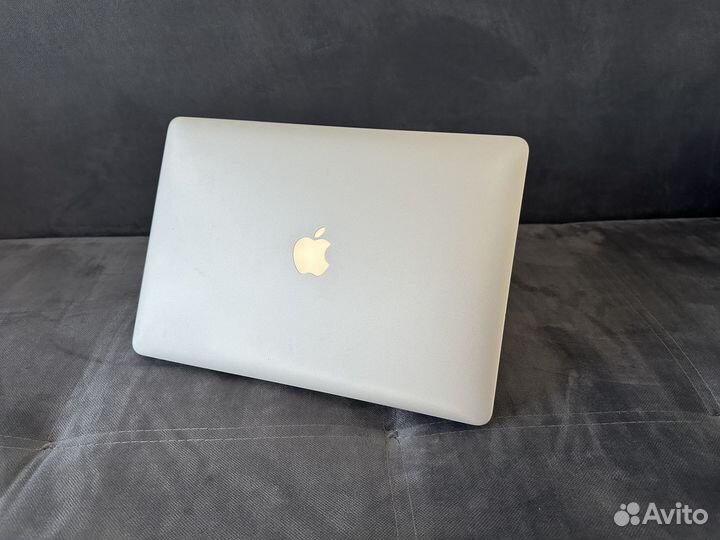 Apple macbook pro 15 retina 2015 16/256