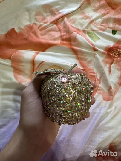 Яблоко декоративное блестящее ручной работы