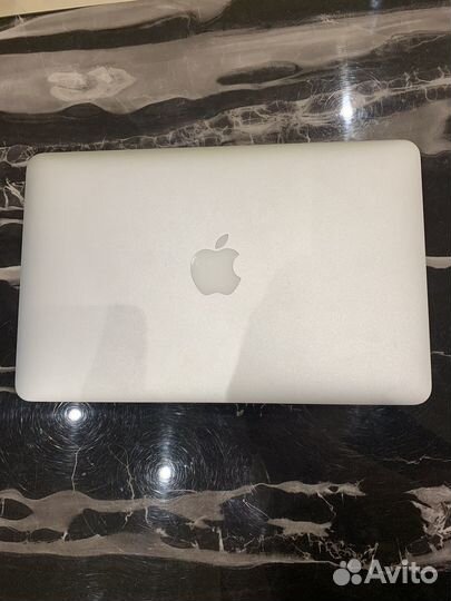 Apple macbook air 11 2011