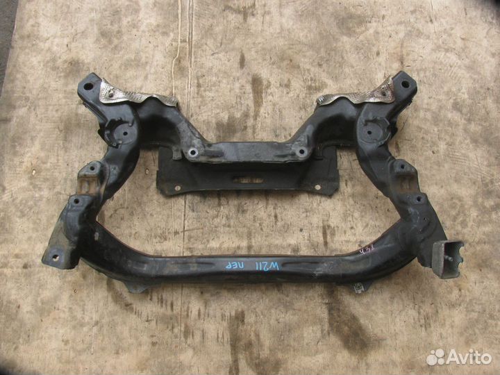 Подрамник Mercedes E200 E250 E320 W211