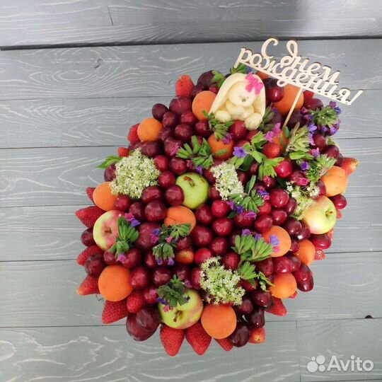 Корзина с ягодами и фруктами, ягодная корзина