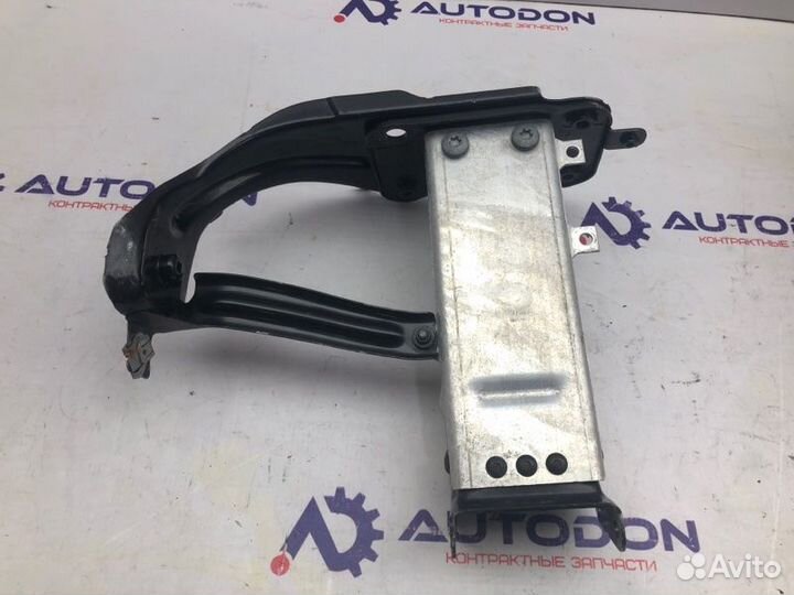 Стойка швелера левая Mercedes E-Class W211