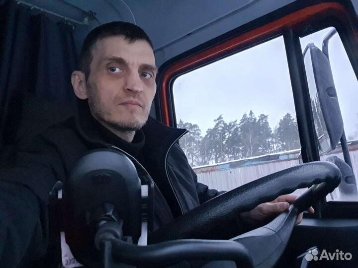 Водитель самосвала