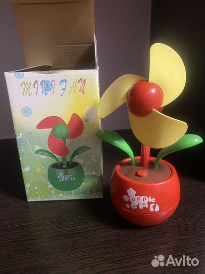 Вентилятор настольный цветок