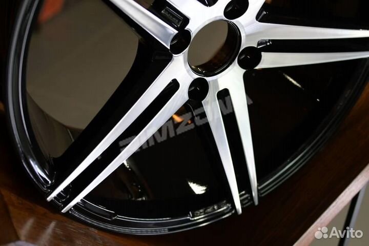 Литой диск в стиле vossen R16 5x114.3. Новые диски