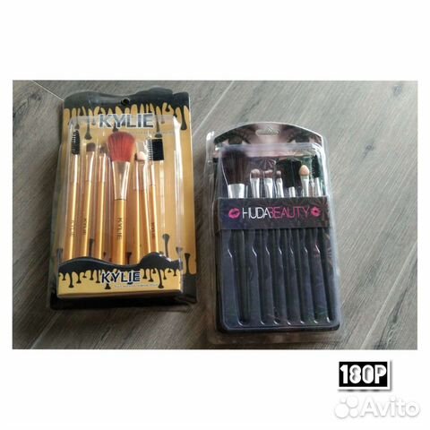 Кисть для макияжа, спонжи